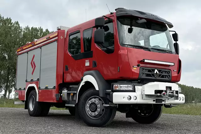 Renault D16 4x4 Camião combate a incendio