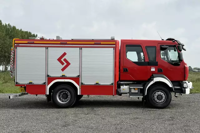 Renault D16 4x4 Camião combate a incendio