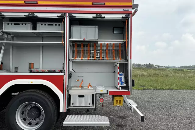 Renault D16 4x4 Camião combate a incendio