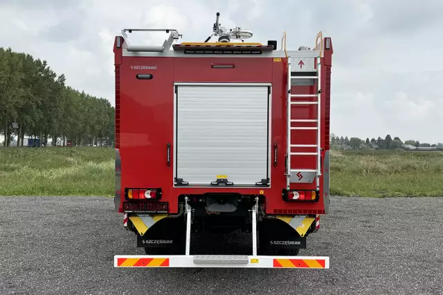 Renault D16 4x4 Camião combate a incendio