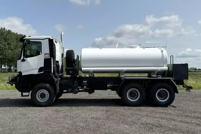 Renault K 460 6x6 Water Tank Truck