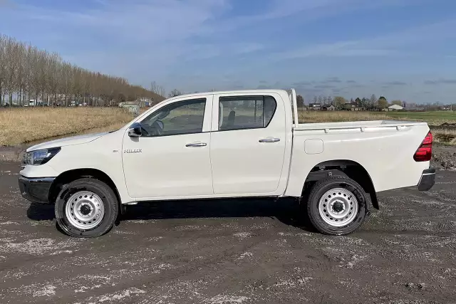 Toyota Hilux 2.4D