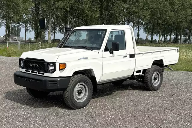 Toyota Land Cruiser HZJ79 SC