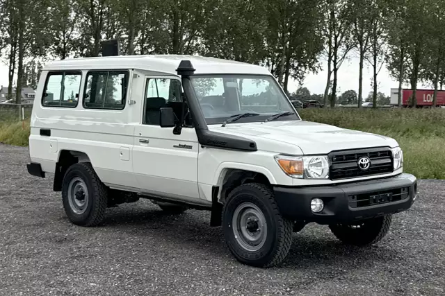 Toyota Land Cruiser HZJ78L