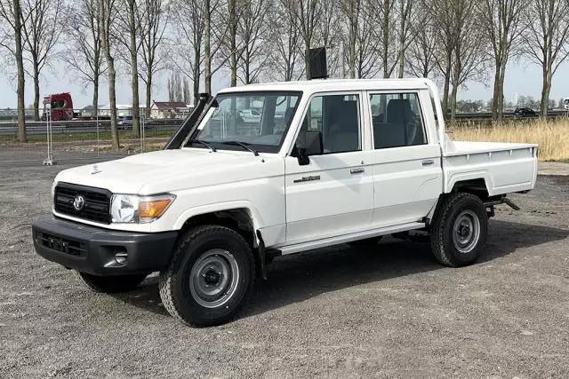 Toyota Land Cruiser HZJ79 4x4 Double Cab Pick-up