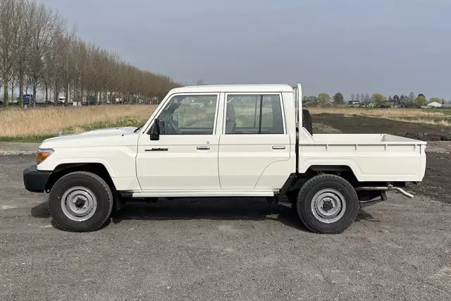 Toyota Land Cruiser HZJ79 4x4 Double Cab Pick-up