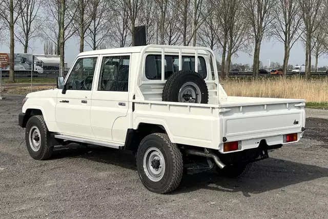 Toyota Land Cruiser HZJ79 4x4 Double Cab Pick-up