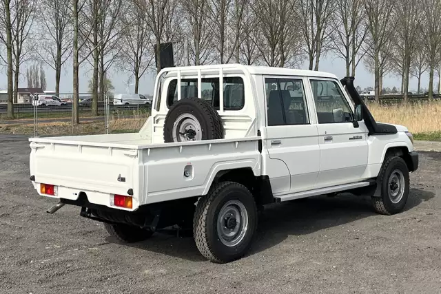 Toyota Land Cruiser HZJ79 4x4 Double Cab Pick-up