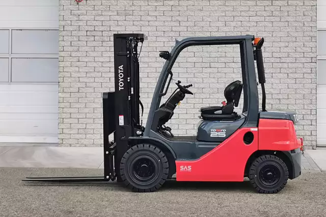 Toyota Tonero 52-8FDF25 4x2 Forklift